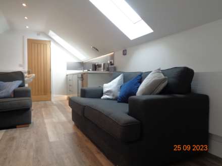 **ALL BILLS INCLUDED**, Eaton Socon, Image 5