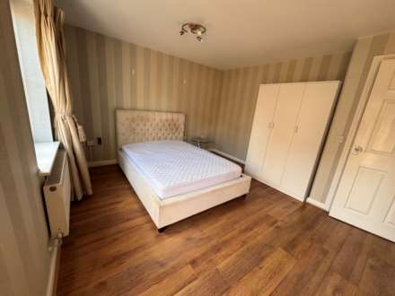 Eynesbury **HOUSE SHARE, BILLS INCLUDED**, Image 3