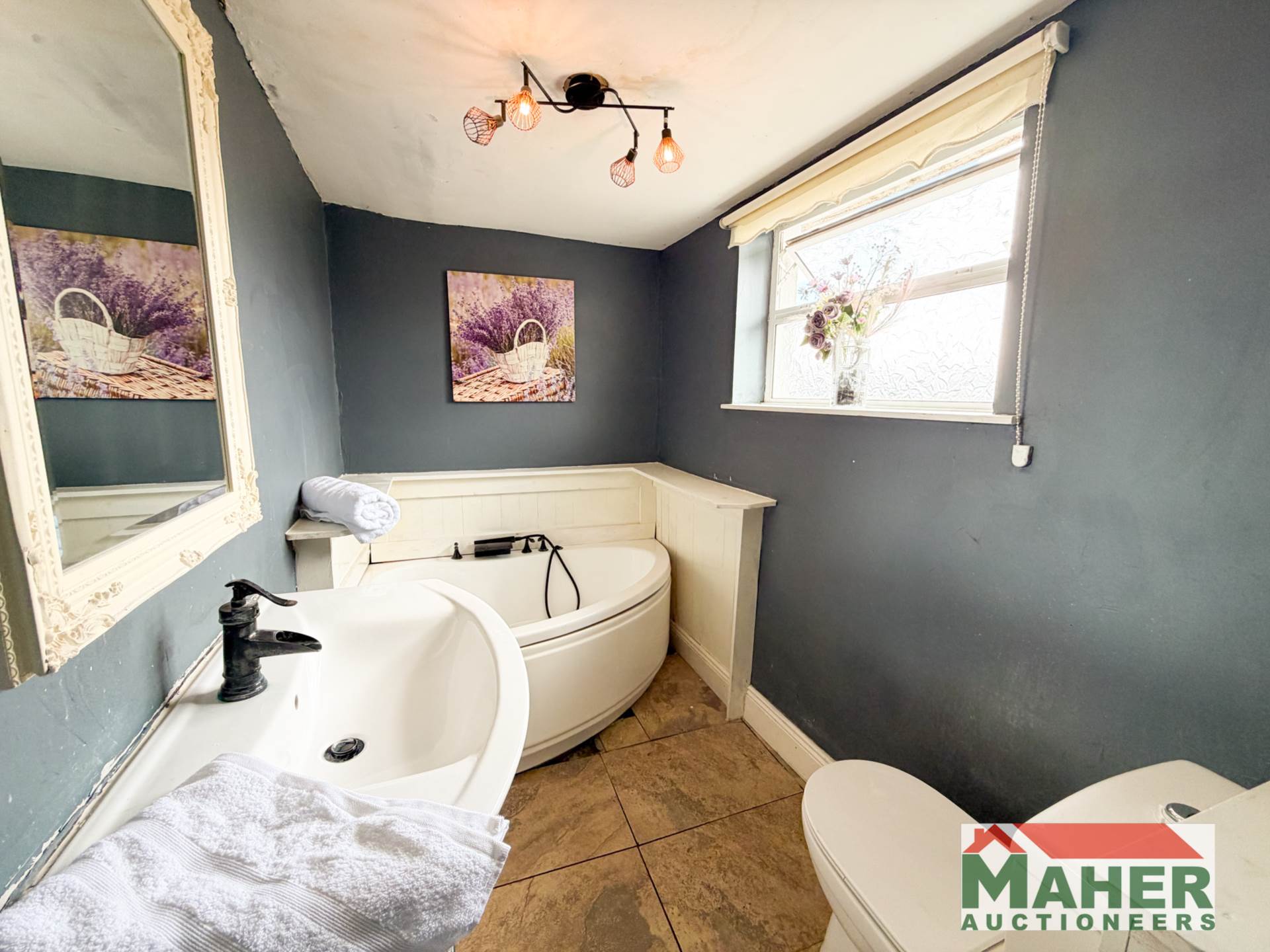 Roosca, Cahir, Co. Tipperary E21 NR50 Roosca, Cahir, Co. Tipperary E21 NR50