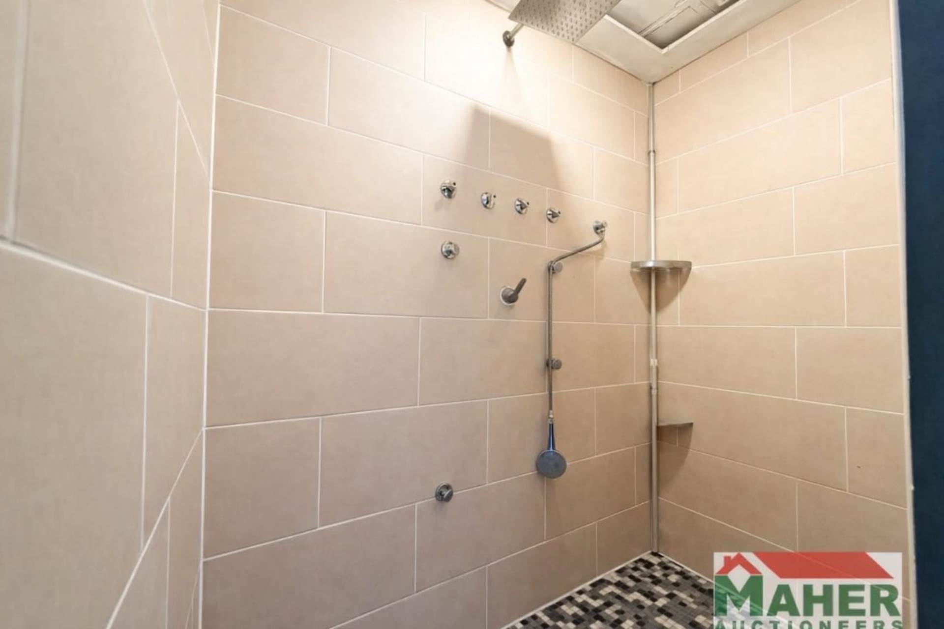 Roosca, Cahir, Co. Tipperary E21 NR50 Roosca, Cahir, Co. Tipperary E21 NR50