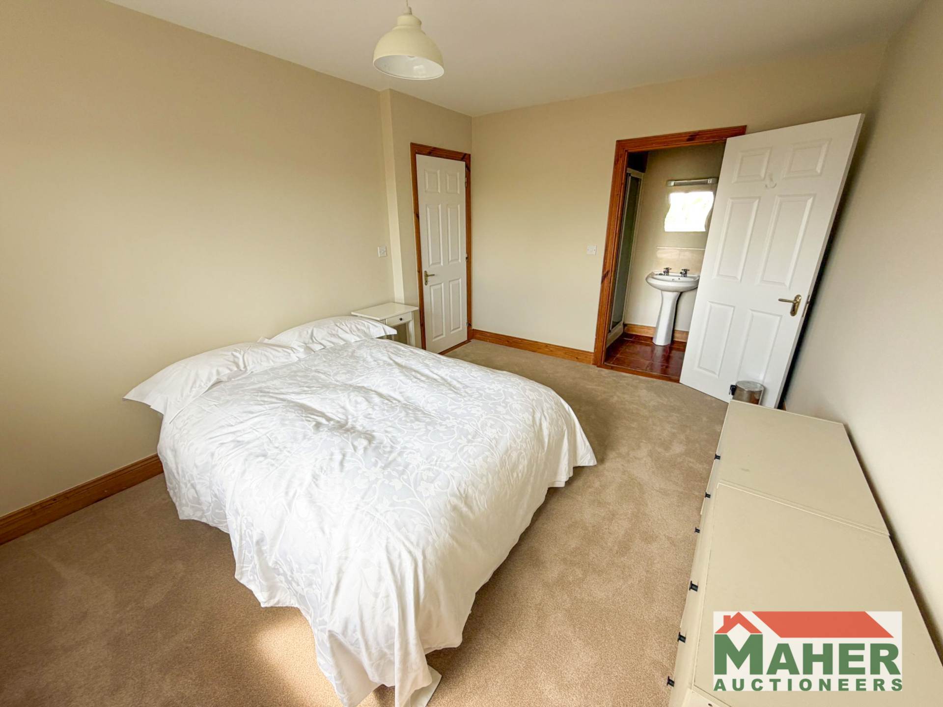 29 Rockwood, Old Road