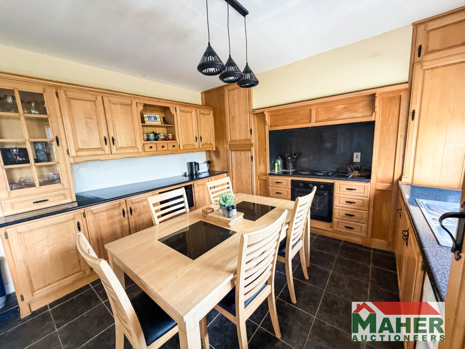 Lisloran, Cashel E25 YW13 Lisloran, Cashel E25 YW13