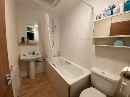 Oakbank Watling Street, Radlett, Image 6