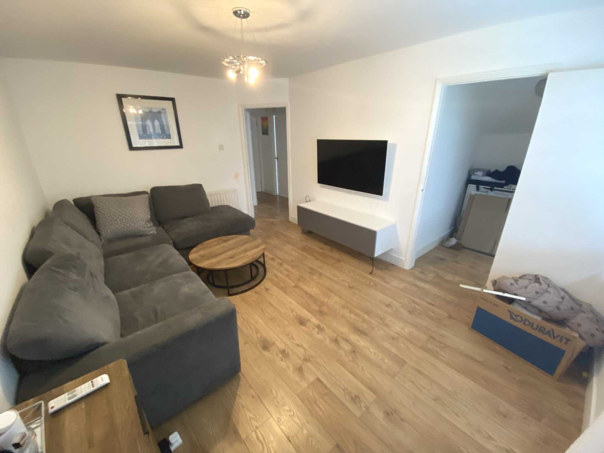 West View Court, Elstree, Image 1