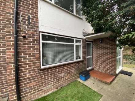 West View Court, Elstree, Image 10