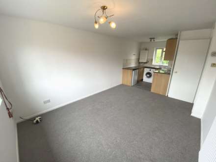 Beehive Close, Elstree, Image 2