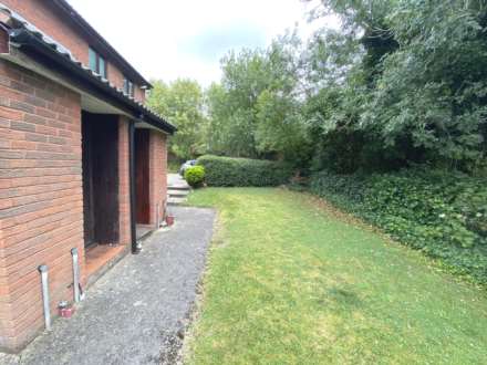 Beehive Close, Elstree, Image 6
