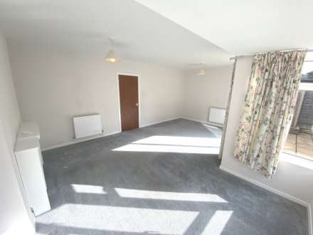 Queens Way, Shenley, Image 4