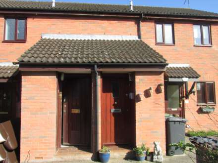Britten Close, Elstree, Image 1