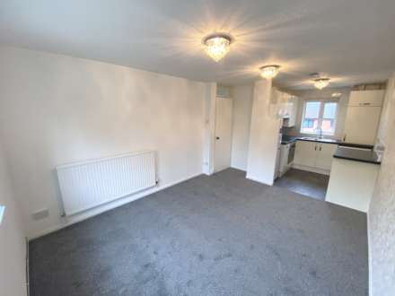 Britten Close, Elstree, Image 2