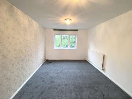 Britten Close, Elstree, Image 3