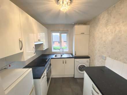 Britten Close, Elstree, Image 4
