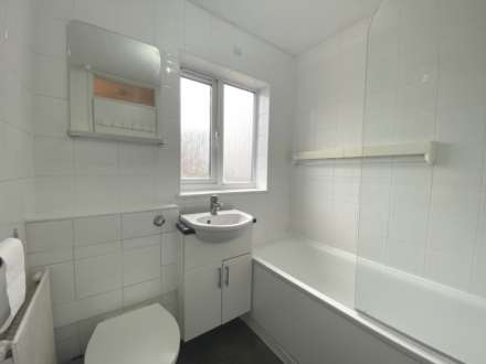 Britten Close, Elstree, Image 7