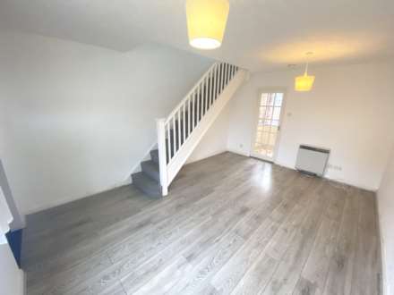 Siskin Close, Borehamwood, Image 2