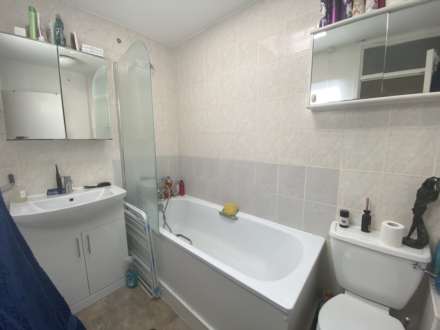 Oakbank, Radlett, Image 8