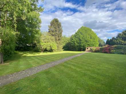 Oakbank, Radlett, Image 9