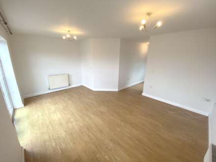 Coleridge Way, Borehamwood, Image 3