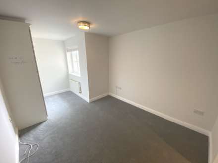 Coleridge Way, Borehamwood, Image 6