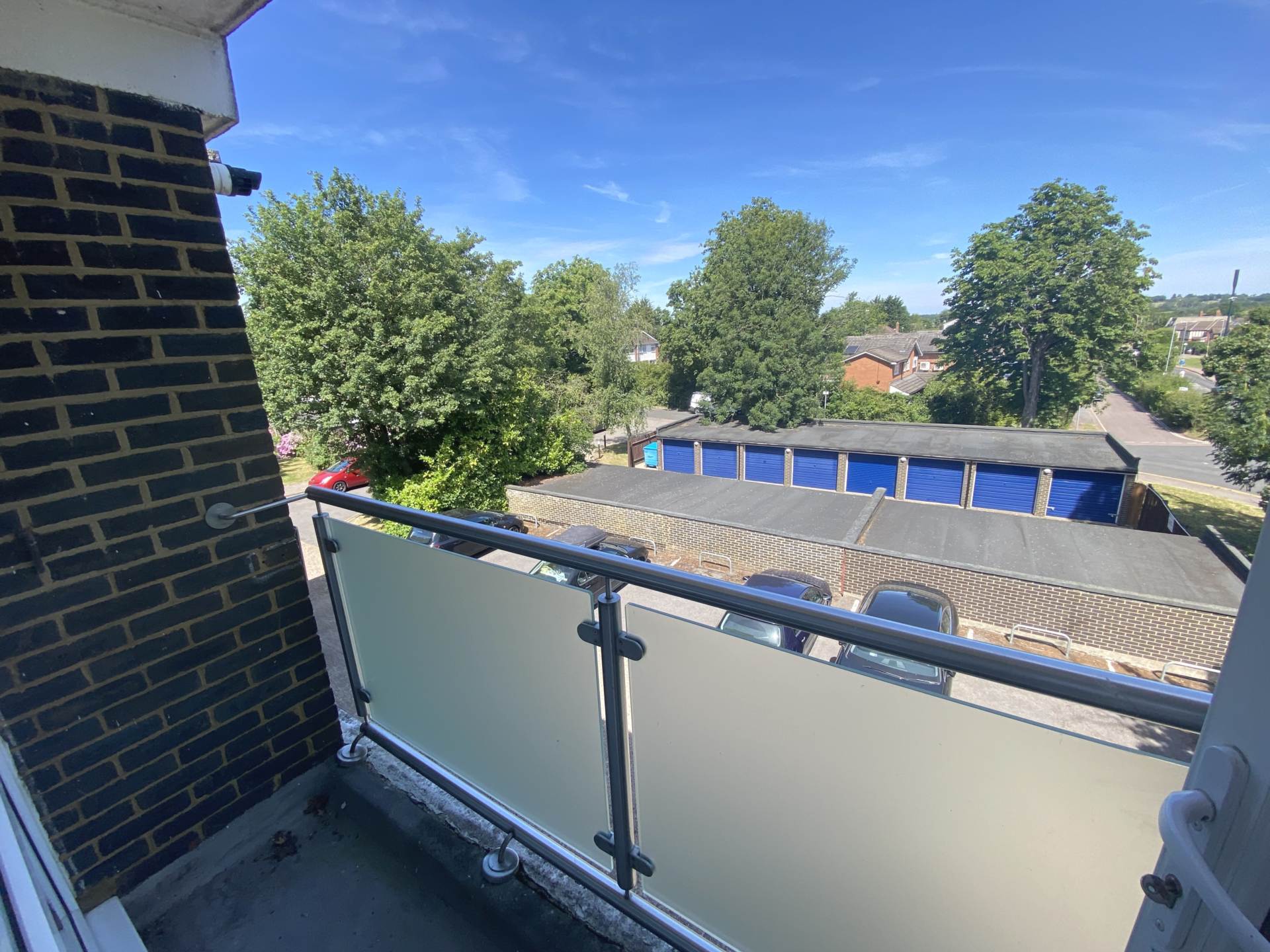 The Reddings, Borehamwood, Image 6