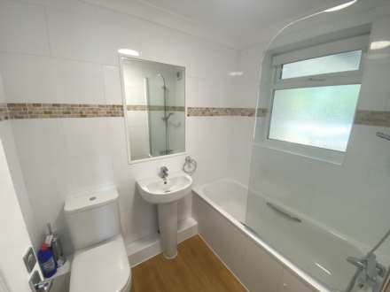 The Reddings, Borehamwood, Image 10