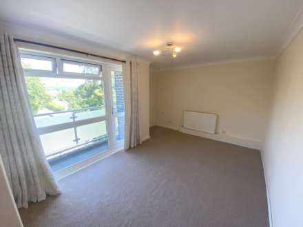 The Reddings, Borehamwood, Image 2