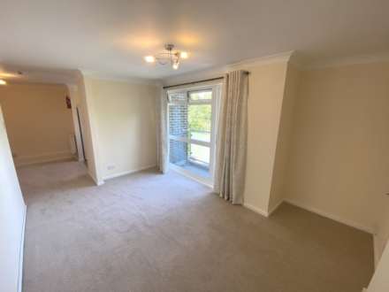 The Reddings, Borehamwood, Image 3