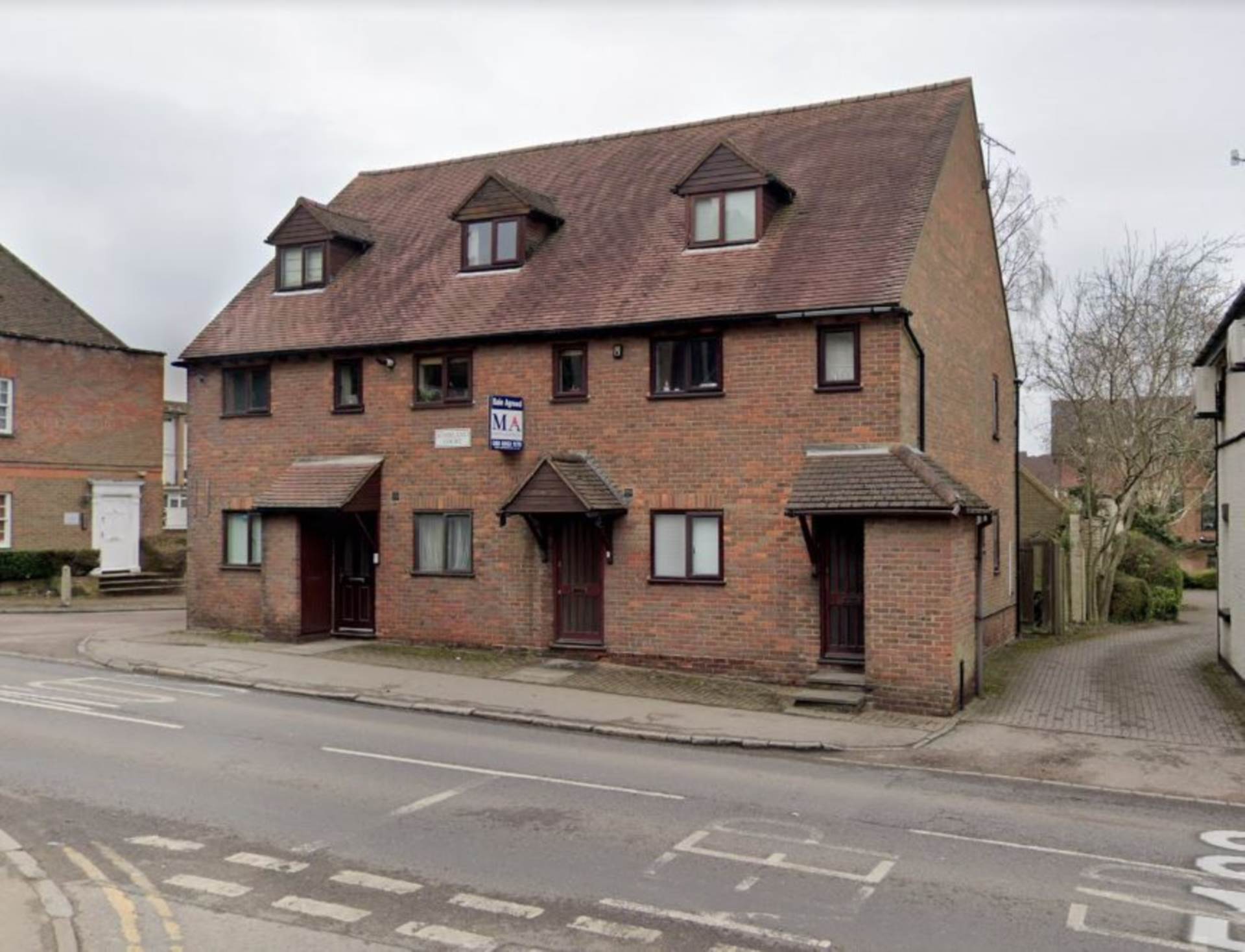 Romeland Court, Elstree, Image 1