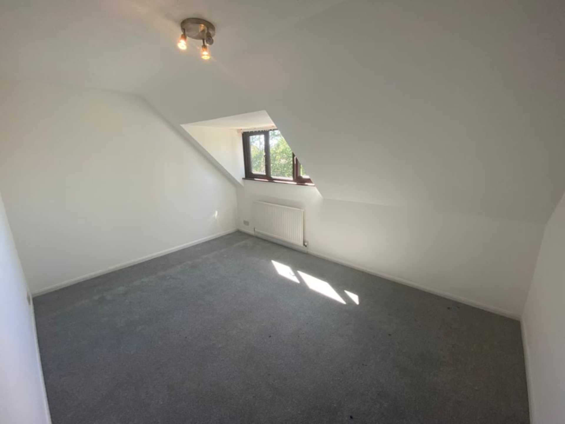 Romeland Court, Elstree, Image 7