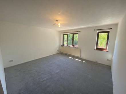 Romeland Court, Elstree, Image 2