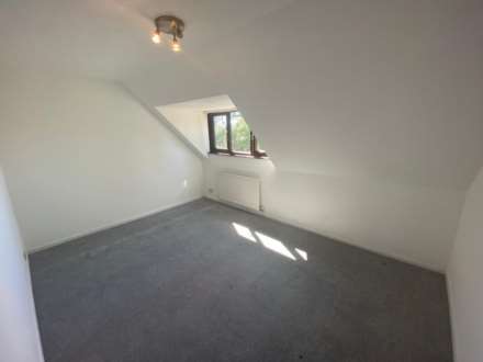 Romeland Court, Elstree, Image 7