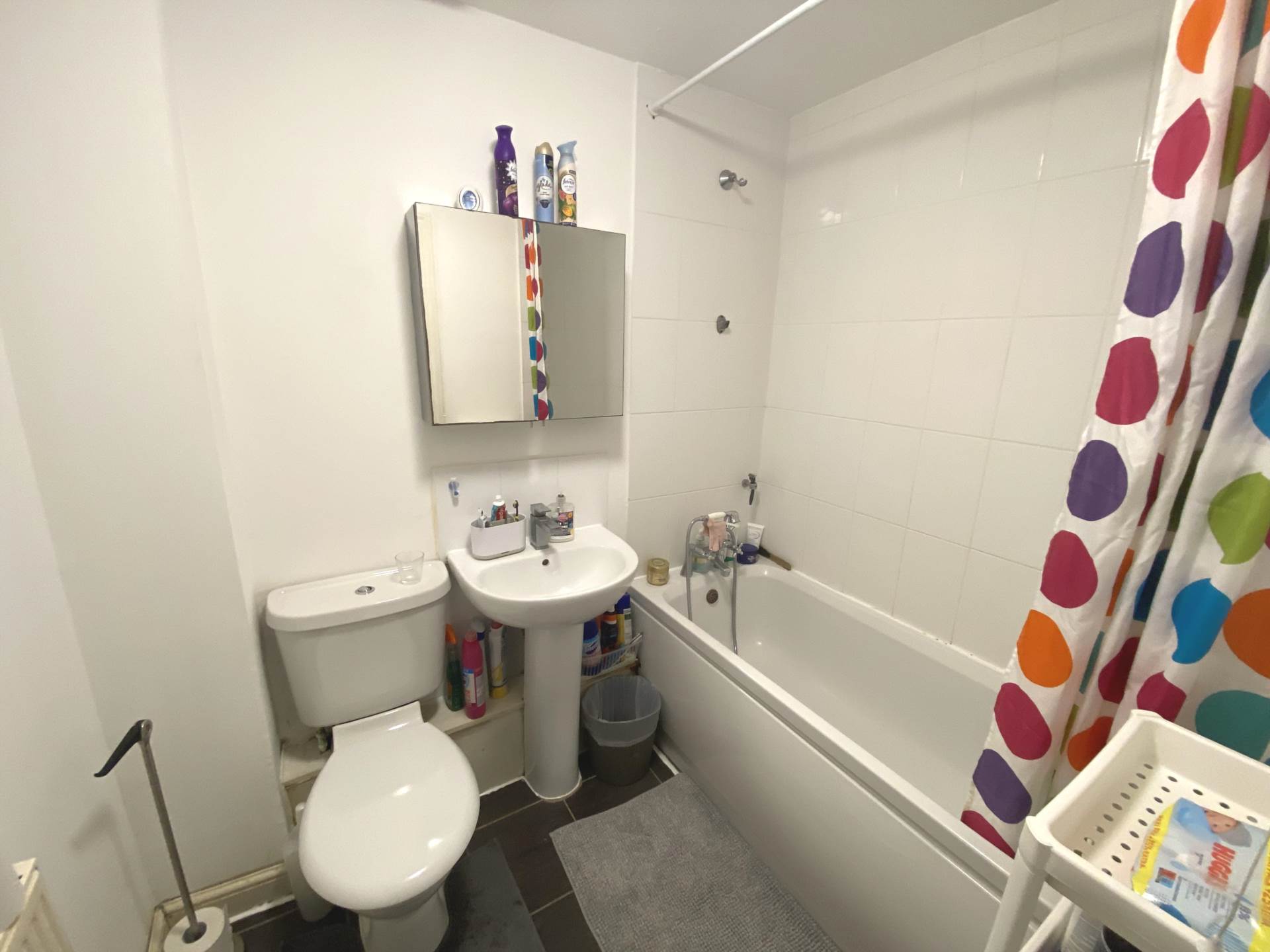 Alconbury Close, Borehamwood, Image 9