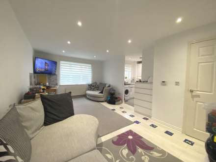 Alconbury Close, Borehamwood, Image 2
