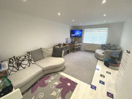 Alconbury Close, Borehamwood, Image 4