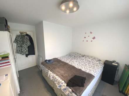 Alconbury Close, Borehamwood, Image 6