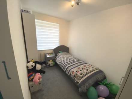 Alconbury Close, Borehamwood, Image 8
