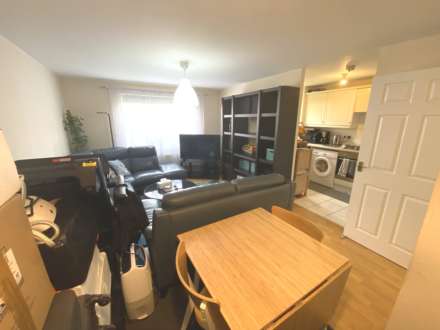 Gateshead Road, Borehamwood, Image 2