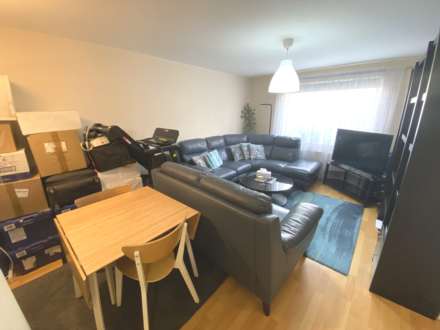 Gateshead Road, Borehamwood, Image 3