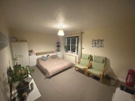 Dunnock Close, Borehamwood, Image 2