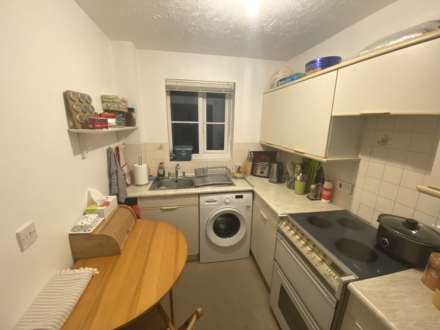 Dunnock Close, Borehamwood, Image 5