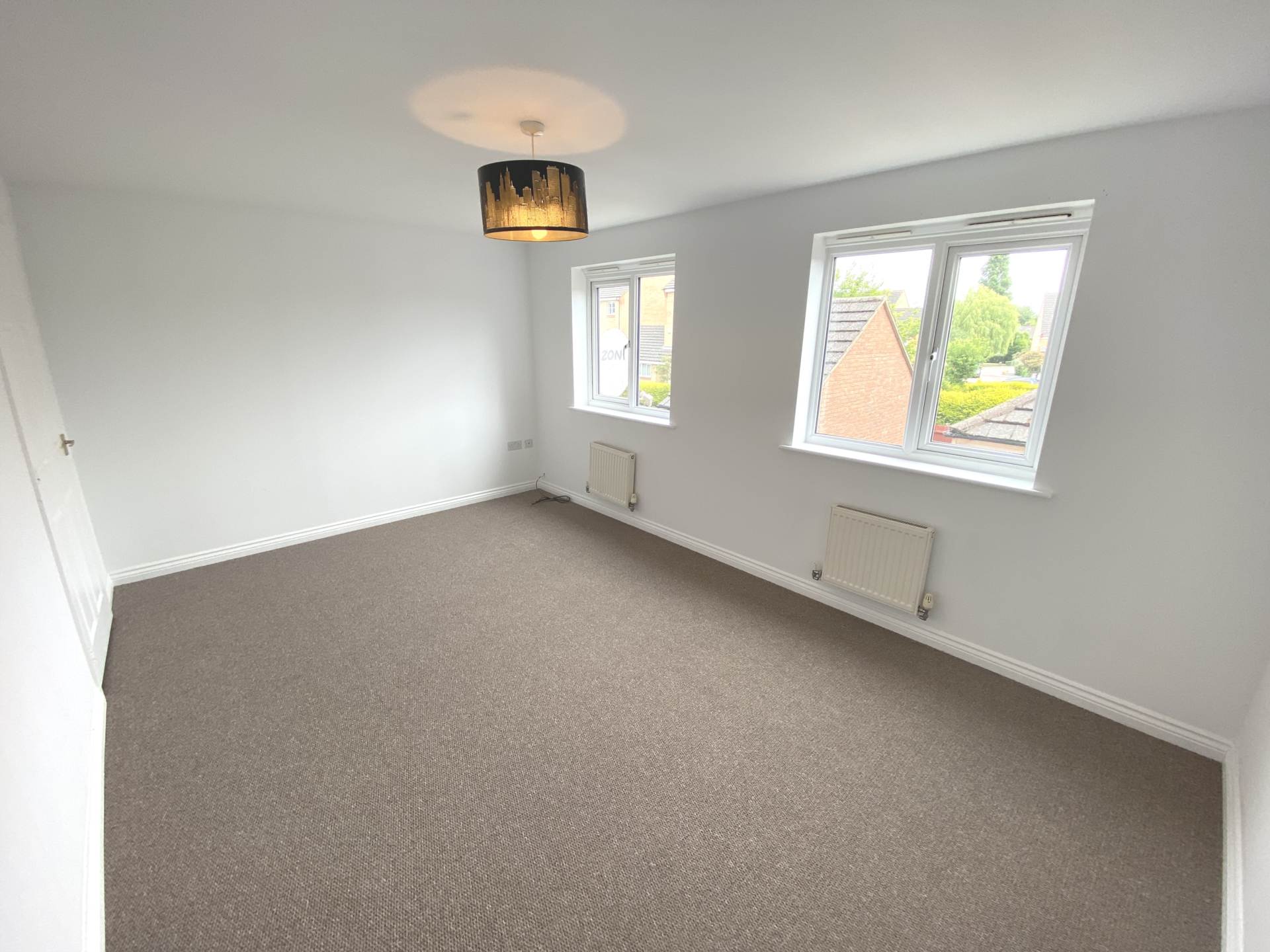 Alconbury Close, Borehamwood, Image 10