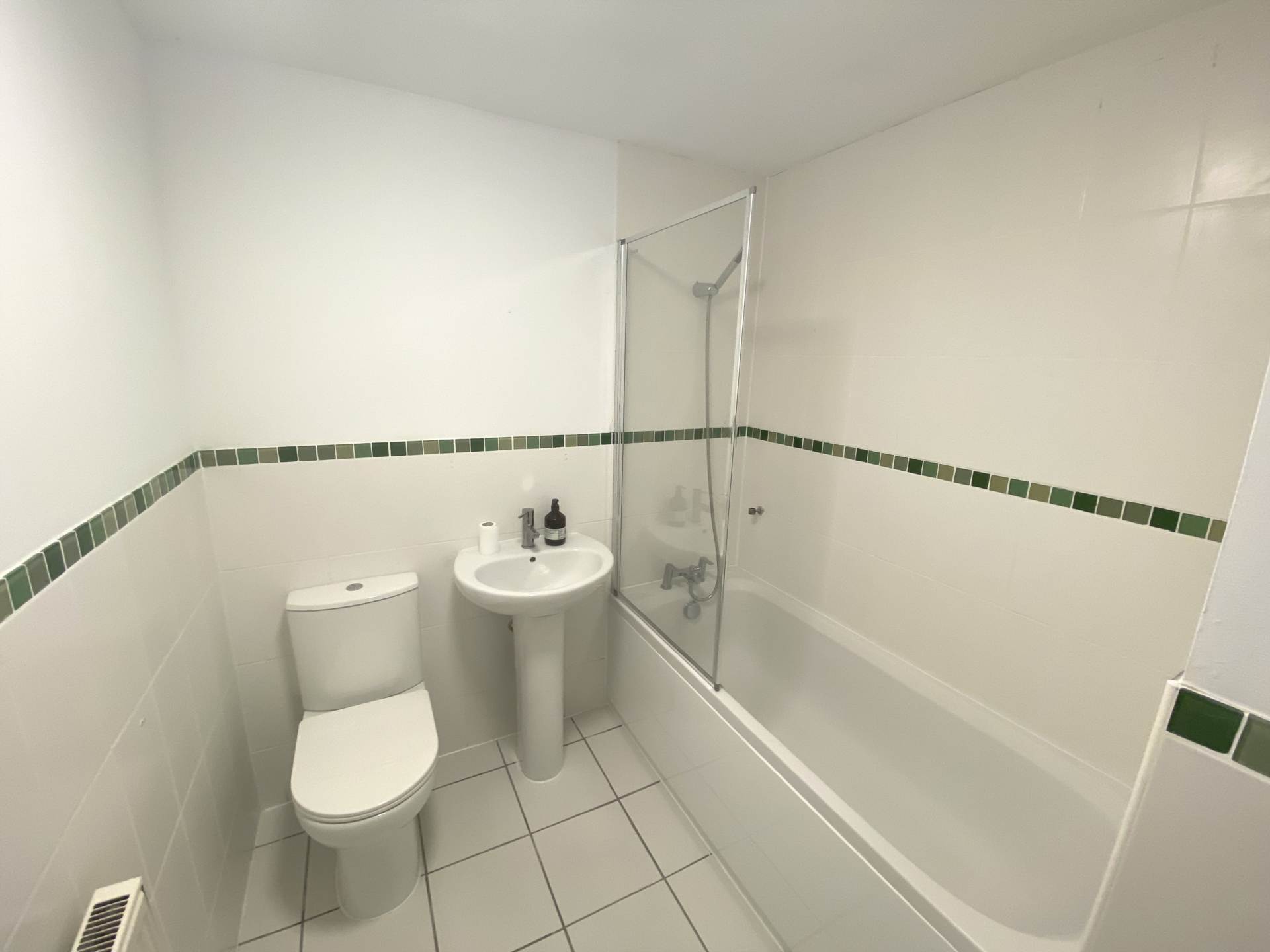 Alconbury Close, Borehamwood, Image 17