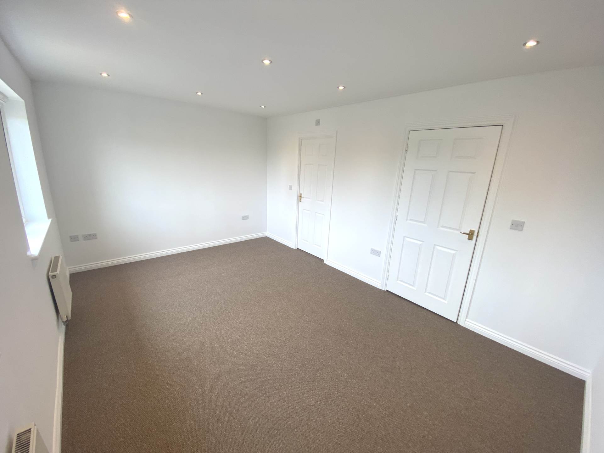 Alconbury Close, Borehamwood, Image 9
