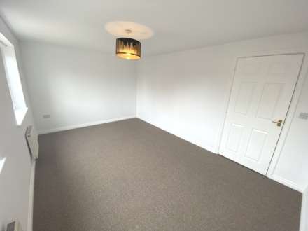 Alconbury Close, Borehamwood, Image 12