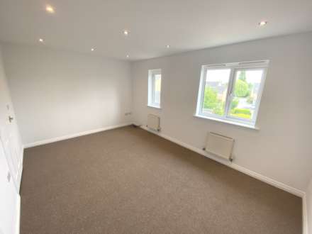 Alconbury Close, Borehamwood, Image 13