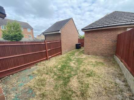 Alconbury Close, Borehamwood, Image 4