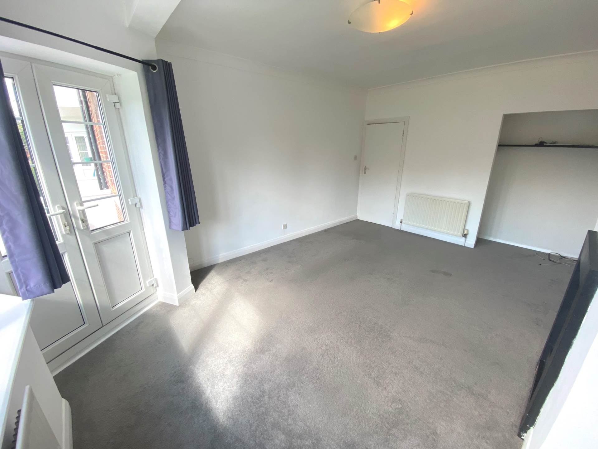 Hollywood Court, Elstree, Image 4