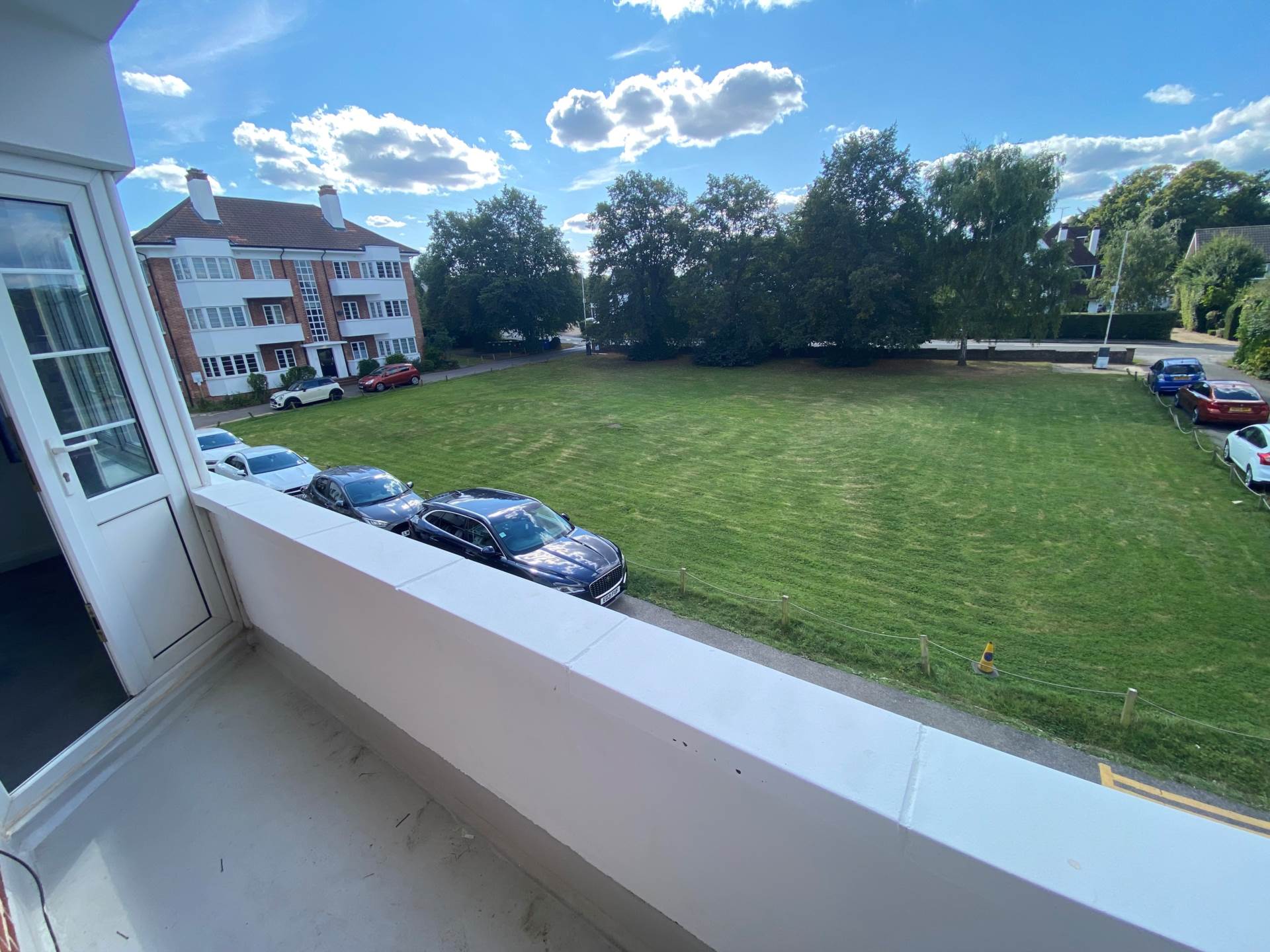 Hollywood Court, Elstree, Image 5