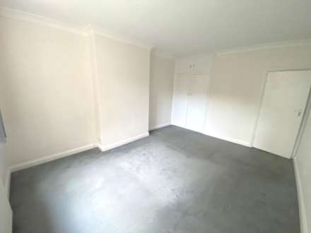 Hollywood Court, Elstree, Image 8