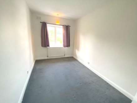 Hollywood Court, Elstree, Image 9
