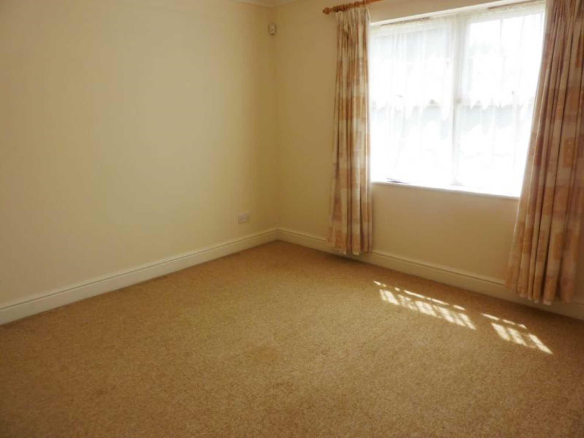 High Street, Edgware, Image 4